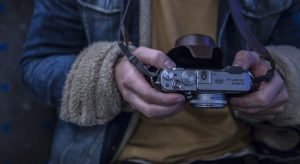 SLR camera 750x410